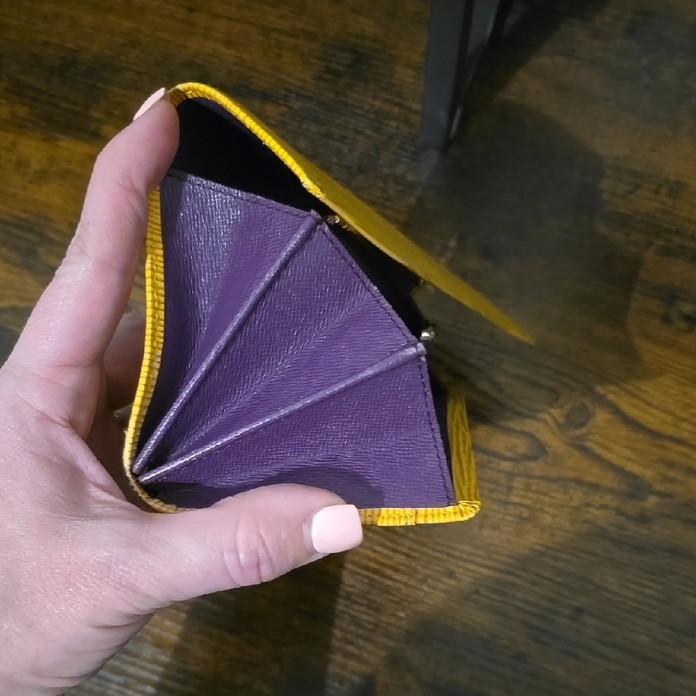 Louis Vuitton Epi Sarah Wallet - Picture 8 of 14